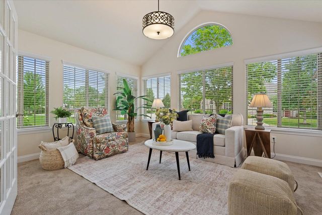 1013 Ann Marie WAY, Oconomowoc, WI 53066