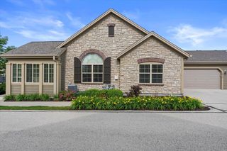 1013 Ann Marie WAY, Oconomowoc, WI 53066