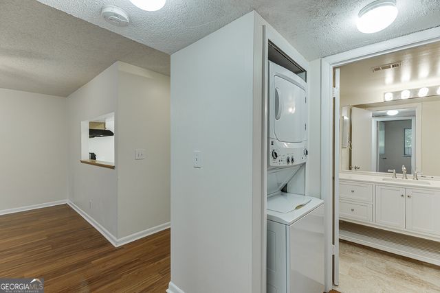 33 FINCH Trail NE, Atlanta, GA 30308