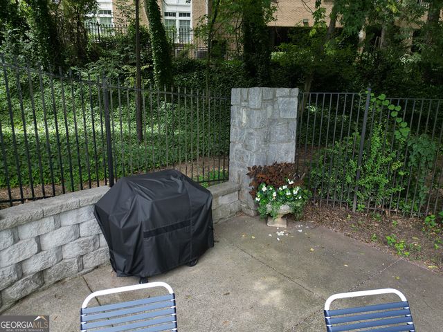 33 FINCH Trail NE, Atlanta, GA 30308