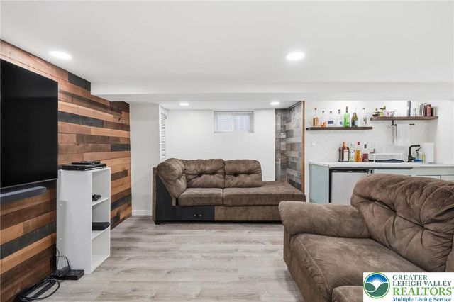 901 North Wahneta Street, Allentown City, PA 18109