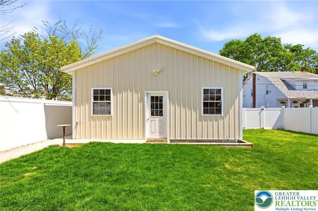 901 North Wahneta Street, Allentown City, PA 18109