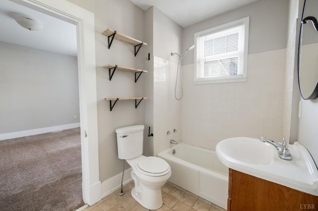 17 West Princeton Circle, Lynchburg, VA 24503