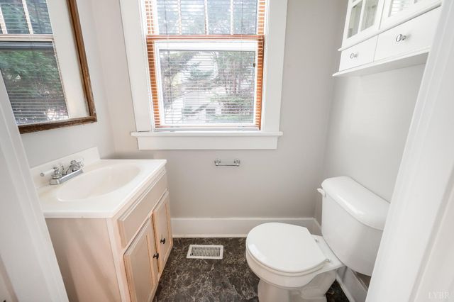 17 West Princeton Circle, Lynchburg, VA 24503