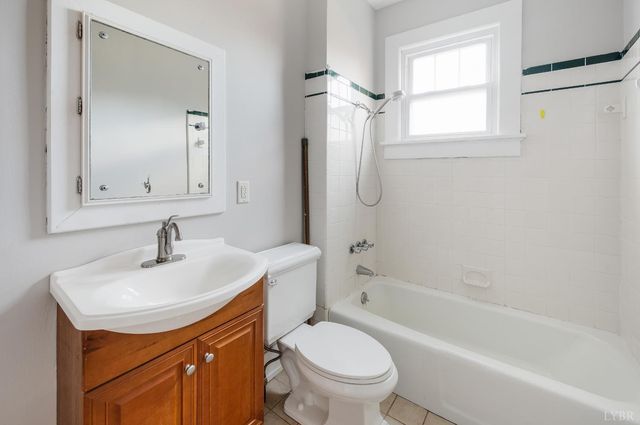 17 West Princeton Circle, Lynchburg, VA 24503