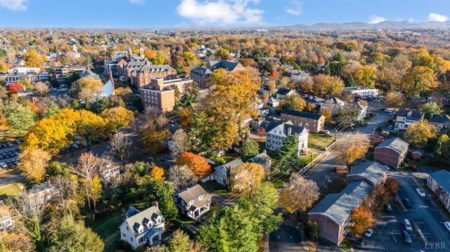 17 West Princeton Circle, Lynchburg, VA 24503