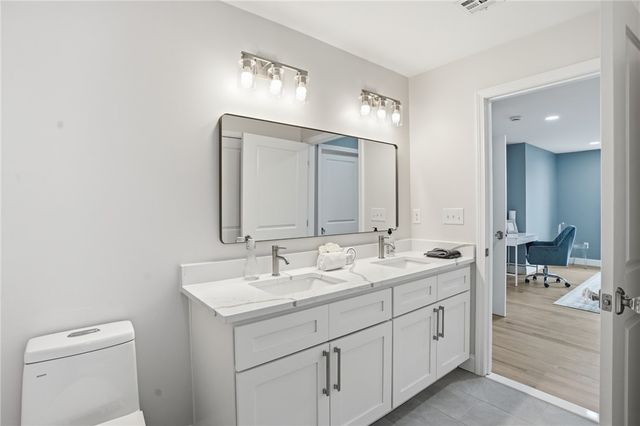 9 Joseph N Zenga Jr Boulevard 112, East Greenwich, RI 02818