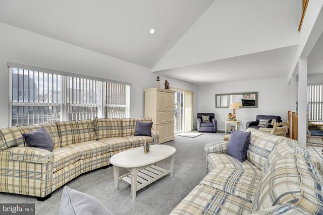 32 STEERAGE WAY, Bayville, NJ 08721