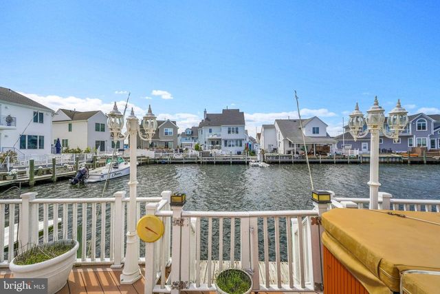 32 STEERAGE WAY, Bayville, NJ 08721