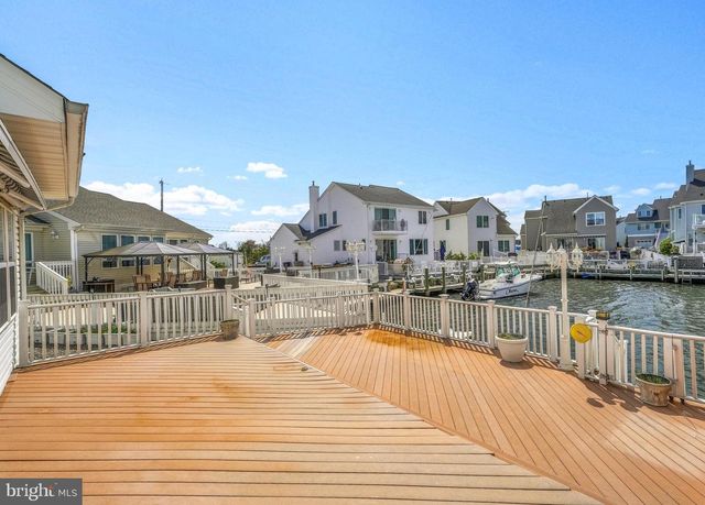 32 STEERAGE WAY, Bayville, NJ 08721