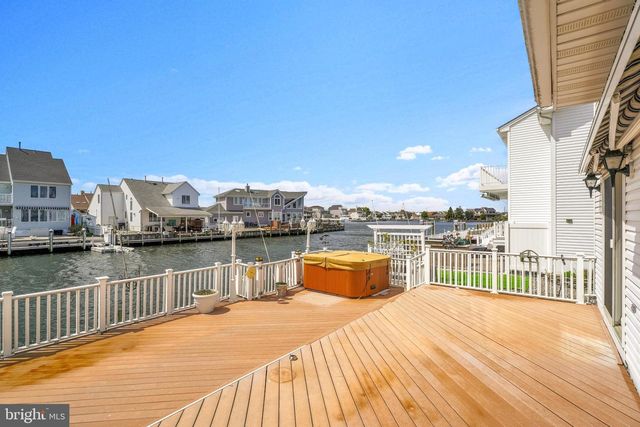 32 STEERAGE WAY, Bayville, NJ 08721