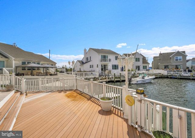 32 STEERAGE WAY, Bayville, NJ 08721