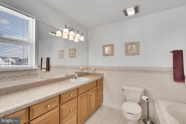 32 STEERAGE WAY, Bayville, NJ 08721