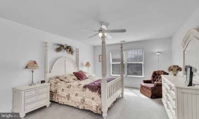 32 STEERAGE WAY, Bayville, NJ 08721