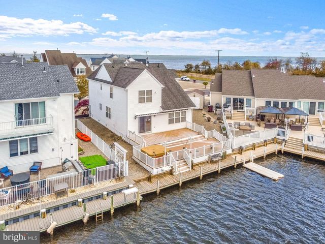 32 STEERAGE WAY, Bayville, NJ 08721