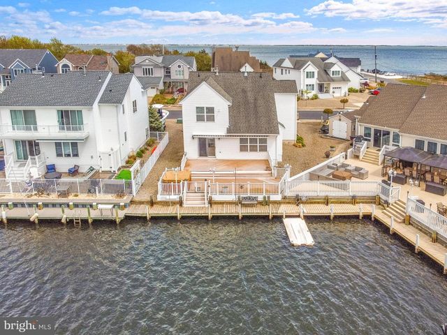 32 STEERAGE WAY, Bayville, NJ 08721