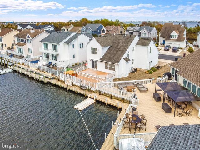 32 STEERAGE WAY, Bayville, NJ 08721