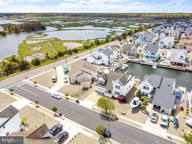 32 STEERAGE WAY, Bayville, NJ 08721