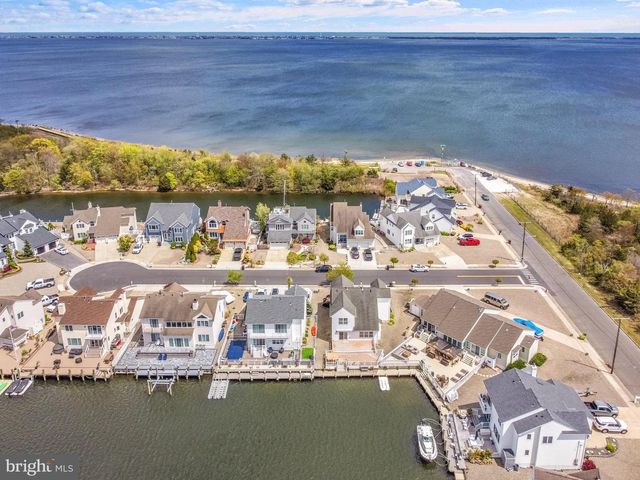 32 STEERAGE WAY, Bayville, NJ 08721