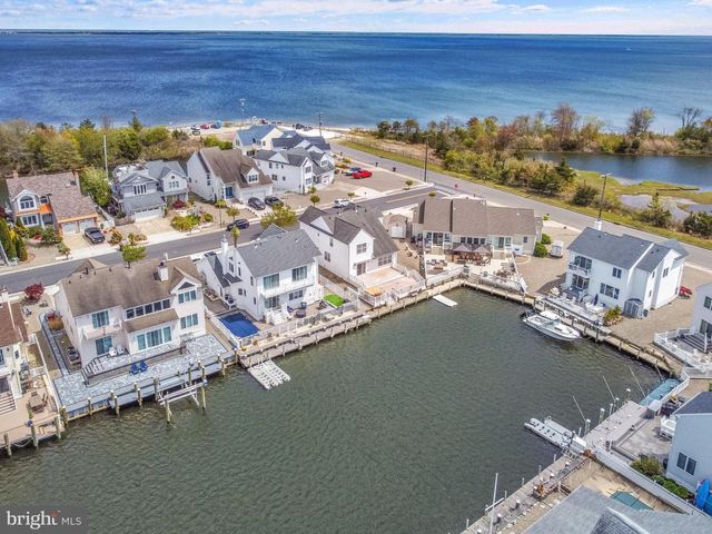 32 STEERAGE WAY, Bayville, NJ 08721
