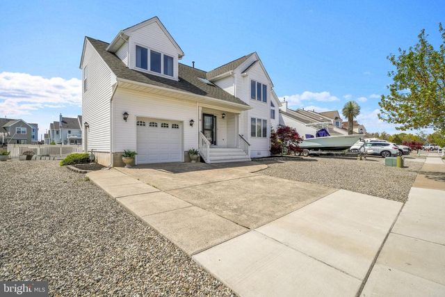 32 STEERAGE WAY, Bayville, NJ 08721