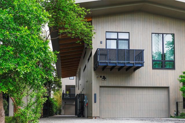 3503 Edgewater Street, Dallas, TX 75205