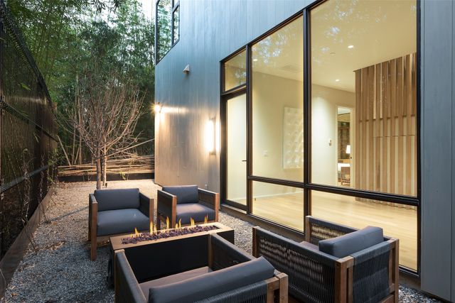 3503 Edgewater Street, Dallas, TX 75205