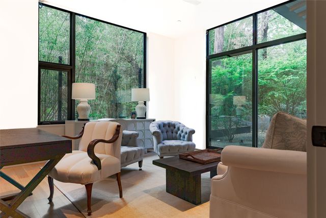 3503 Edgewater Street, Dallas, TX 75205