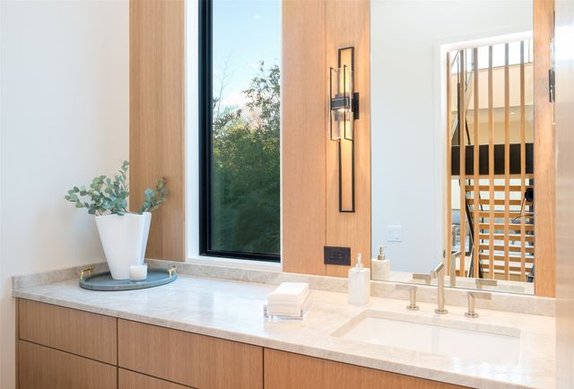 3503 Edgewater Street, Dallas, TX 75205