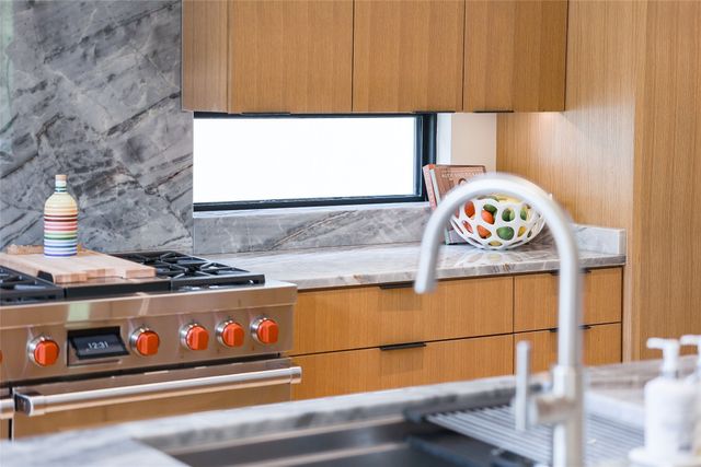 3503 Edgewater Street, Dallas, TX 75205