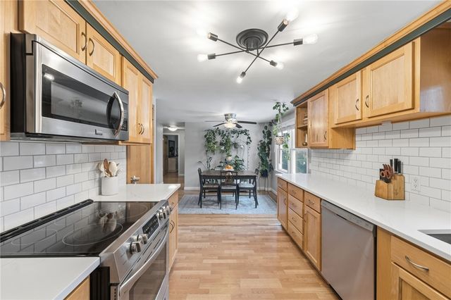 420 Auburn Street, Cranston, RI 02910