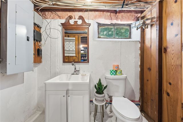 420 Auburn Street, Cranston, RI 02910