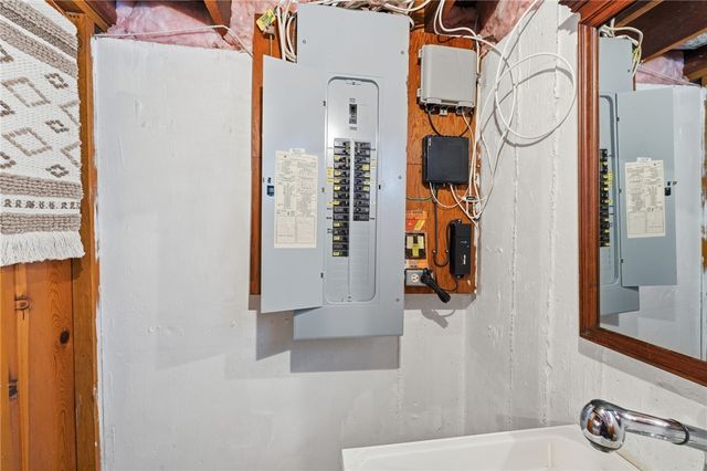 420 Auburn Street, Cranston, RI 02910