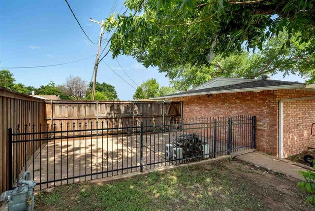 1587 SINGLETON AVENUE, Wichita Falls, TX 76302