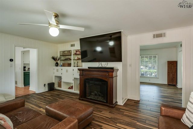 1587 SINGLETON AVENUE, Wichita Falls, TX 76302