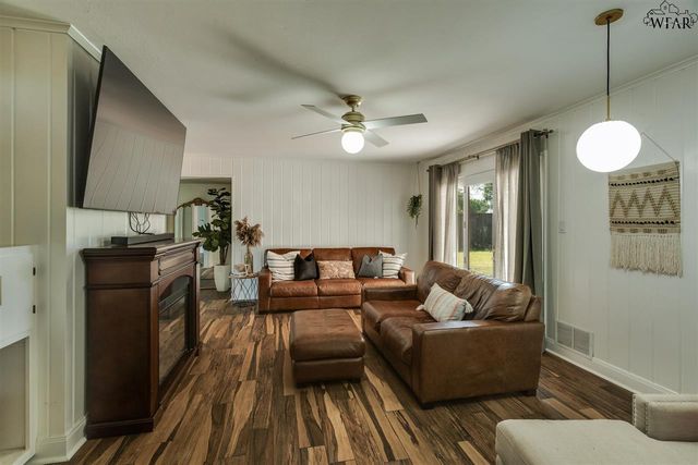 1587 SINGLETON AVENUE, Wichita Falls, TX 76302