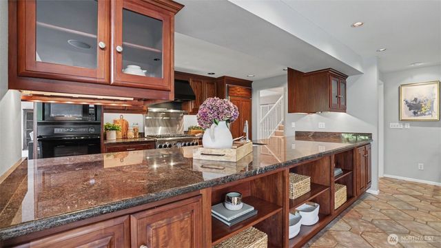11 Cascade Key, Bellevue, WA 98006