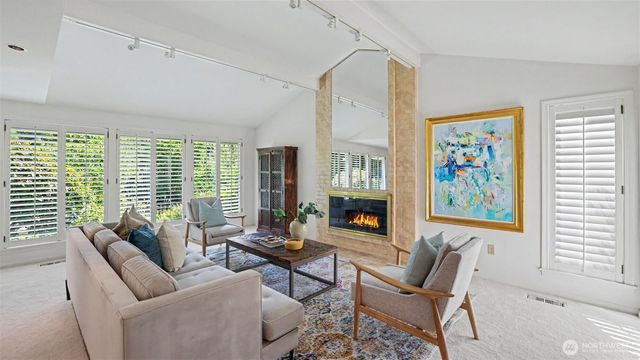 11 Cascade Key, Bellevue, WA 98006