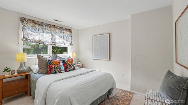 11 Cascade Key, Bellevue, WA 98006