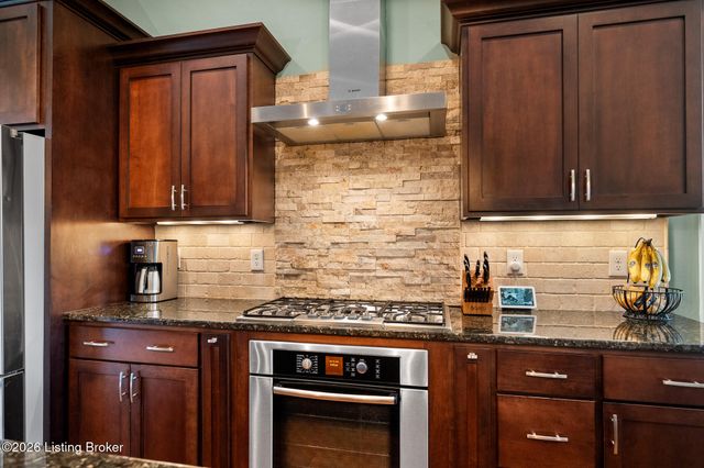 11006 Kings Crown Dr, Prospect, KY 40059