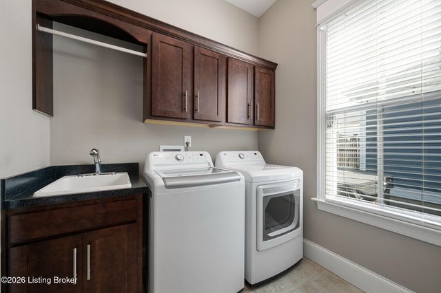 11006 Kings Crown Dr, Prospect, KY 40059