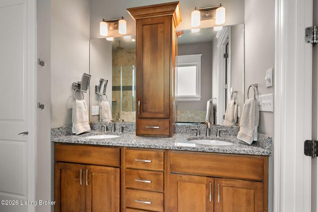 11006 Kings Crown Dr, Prospect, KY 40059