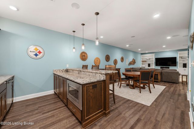 11006 Kings Crown Dr, Prospect, KY 40059