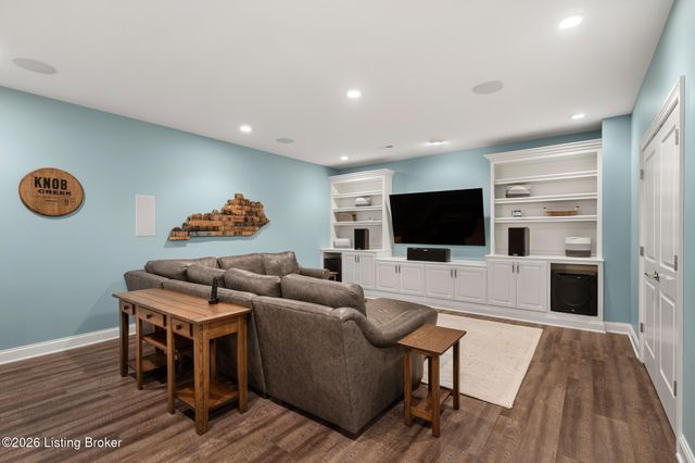 11006 Kings Crown Dr, Prospect, KY 40059