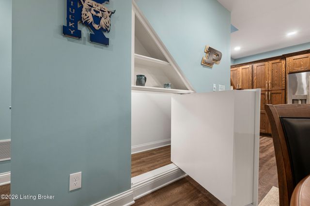 11006 Kings Crown Dr, Prospect, KY 40059