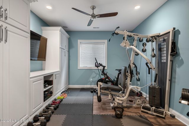 11006 Kings Crown Dr, Prospect, KY 40059