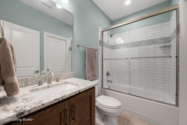 11006 Kings Crown Dr, Prospect, KY 40059