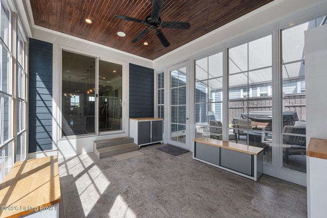 11006 Kings Crown Dr, Prospect, KY 40059