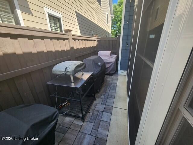 11006 Kings Crown Dr, Prospect, KY 40059