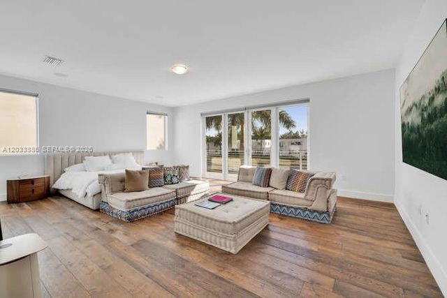 10250 NW 75th Ter, Doral, FL 33178